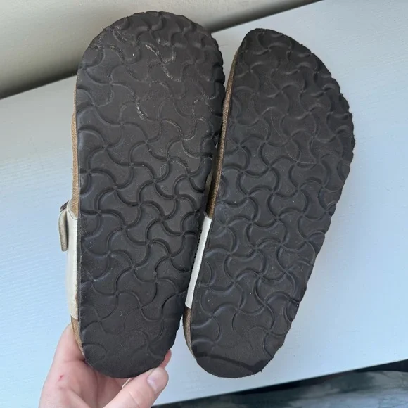 Birkenstock Gizeh Sandal in Graceful Pearl White - Picture 11 of 15